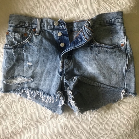 Levi’s 501 denim shorts - Picture 2 of 2